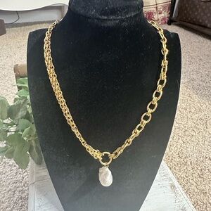 Elegant Gold Necklace with Pearl Pendant